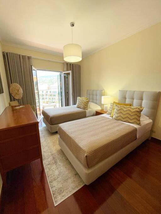 Seaview Apartment Walking To The Beach Funchal  Luaran gambar