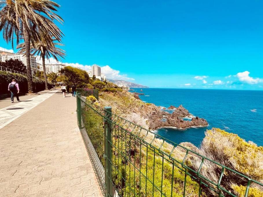 Seaview Apartment Walking To The Beach Funchal  Luaran gambar